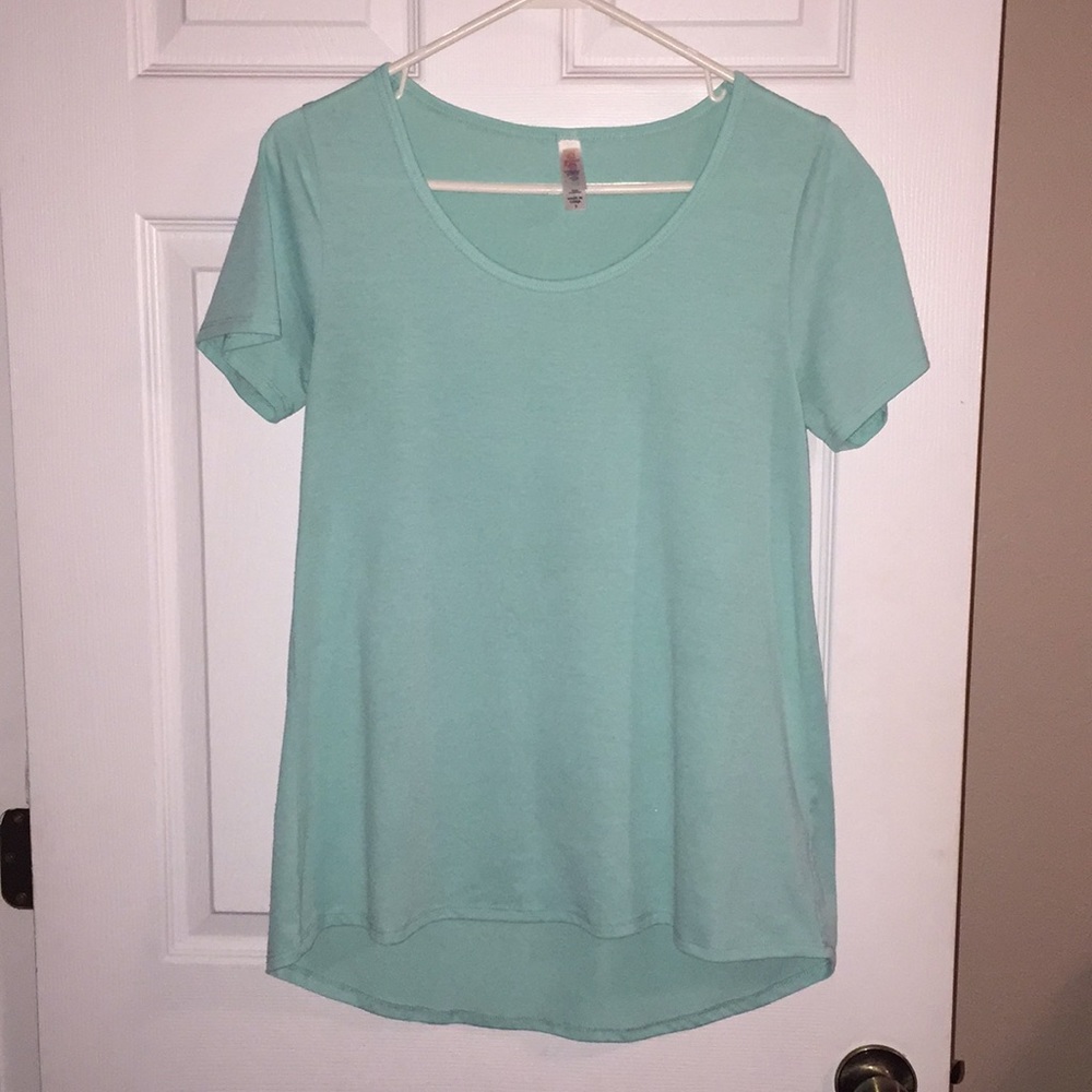 Small LulaRoe Classic T